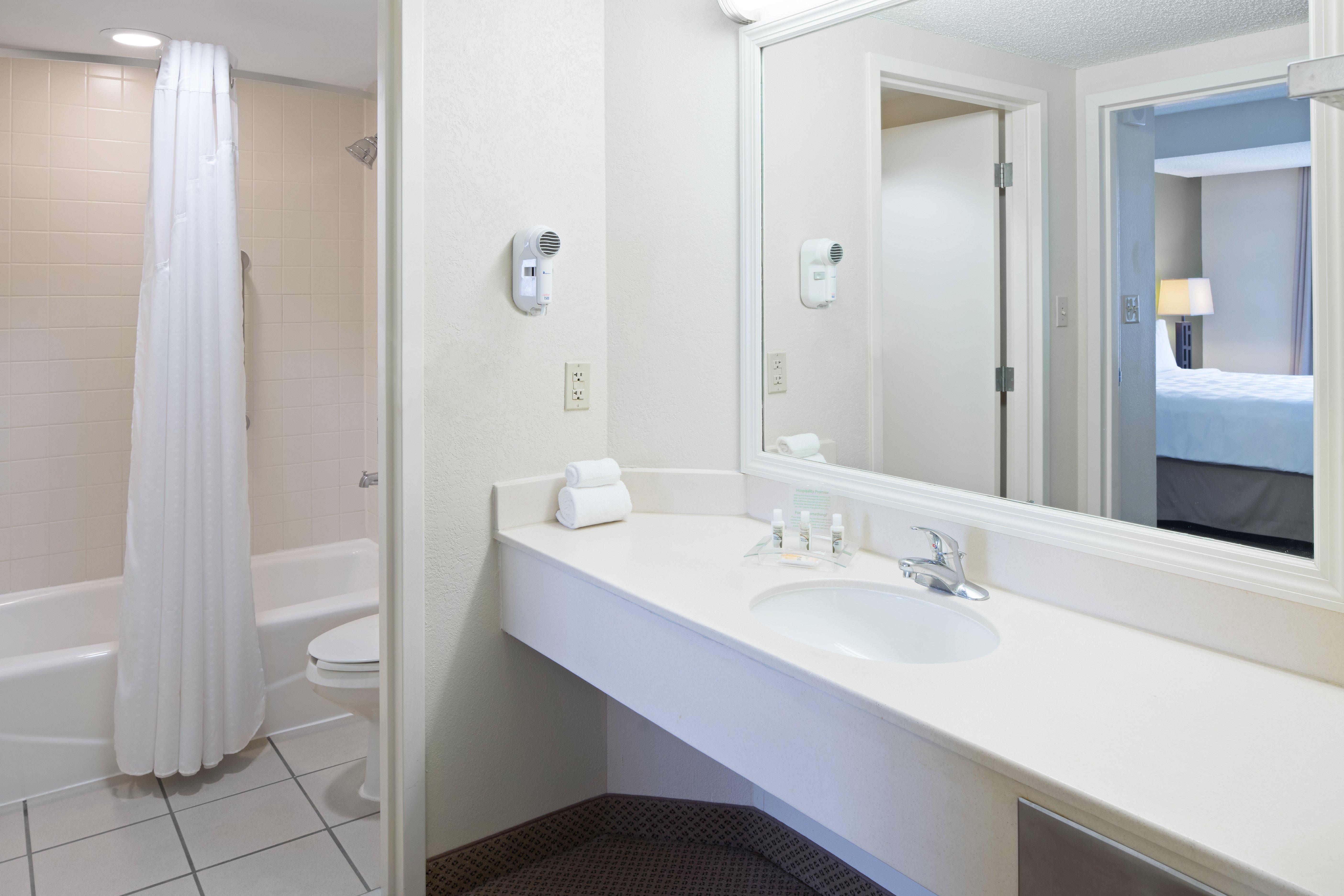 One-Bedroom Double Suite Two Double Beds Sofa Bed Roll Shower Mobility Hearing Accessible