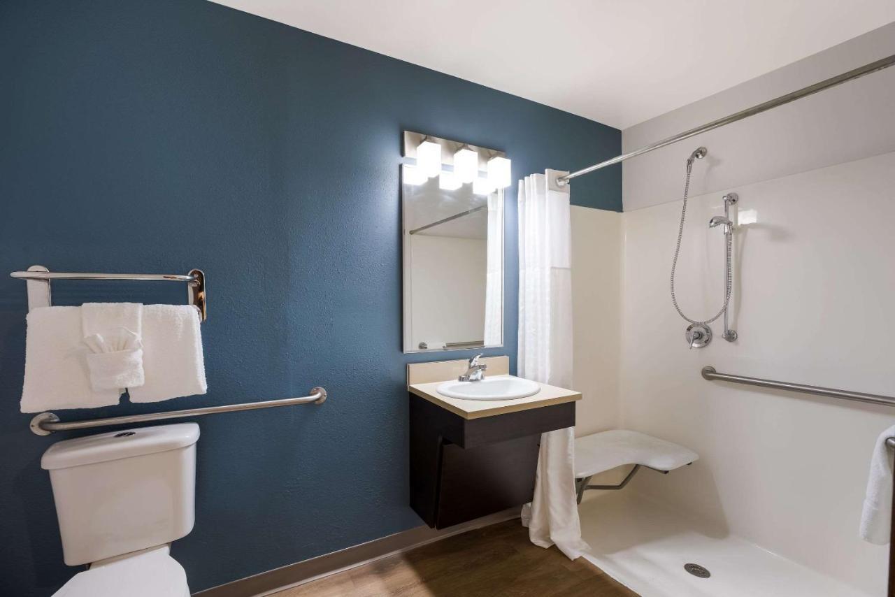 Standard Double Room Roll Shower Disability Access or Non-Smoking
