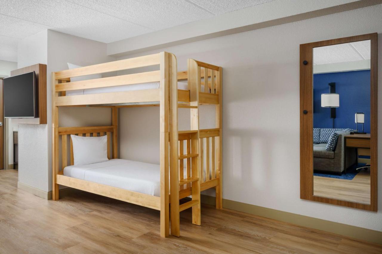Queen Room Two Queen Beds Sofa Bed Bunk Beds
