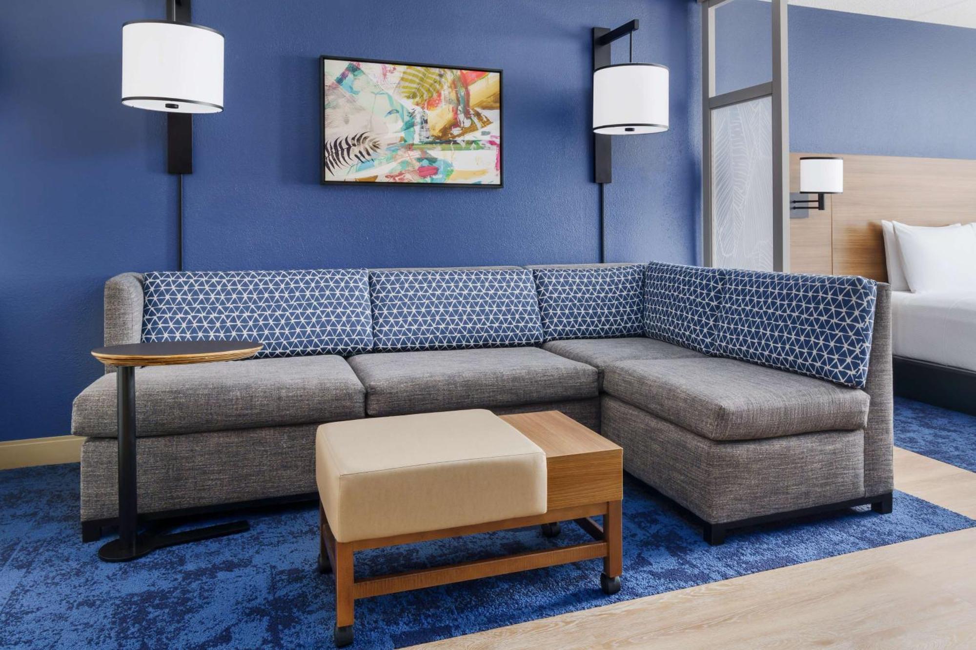 Queen Room Two Queen Beds Sofa Bed Tub High Floor
