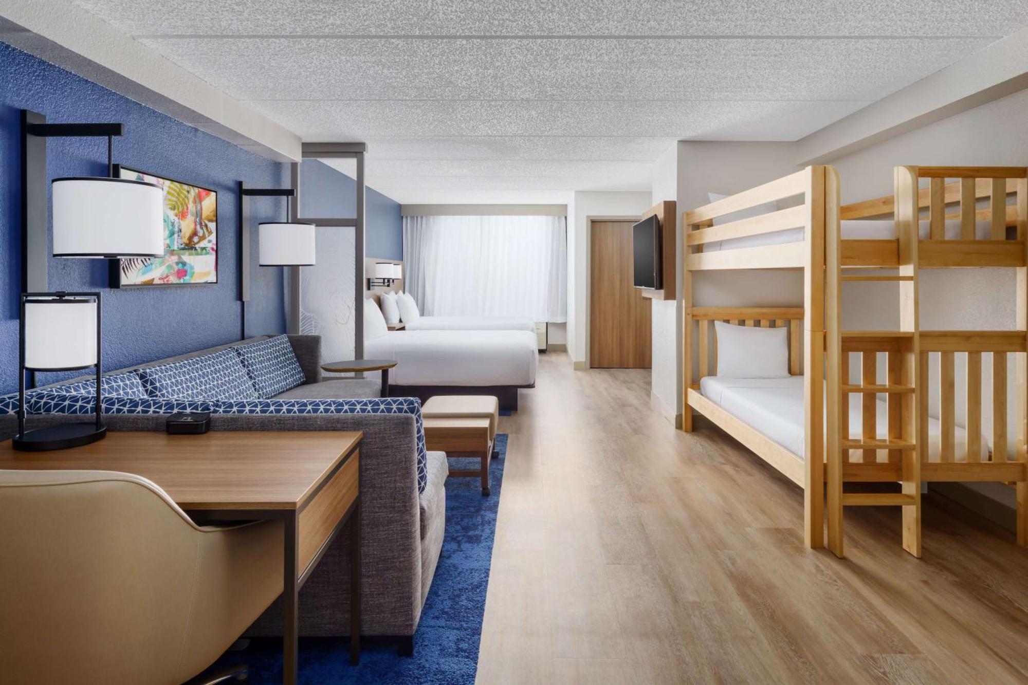 Queen Room Two Queen Beds Sofa Bed Bunk Beds