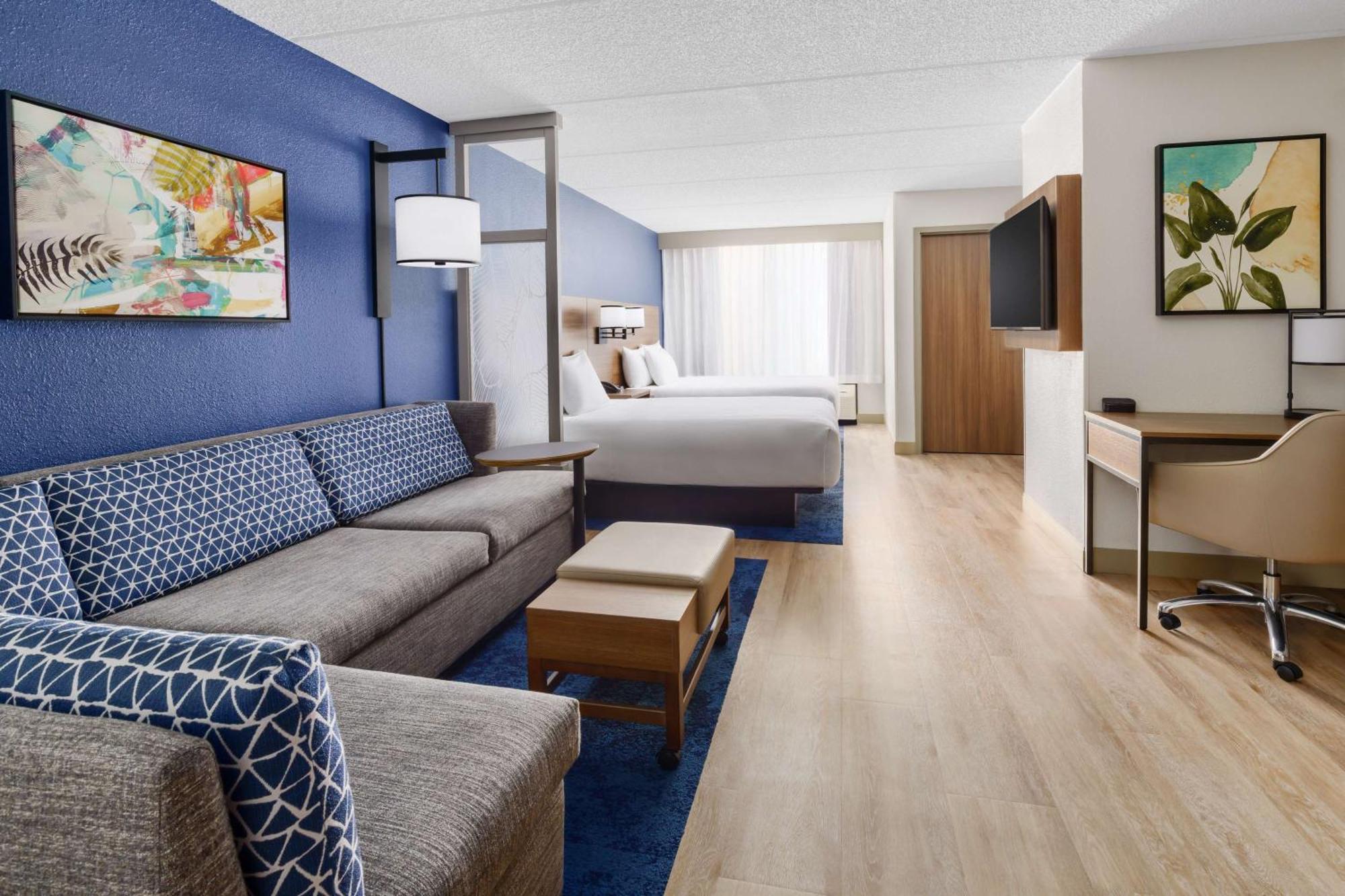 Queen Room Two Queen Beds Sofa Bed Tub High Floor