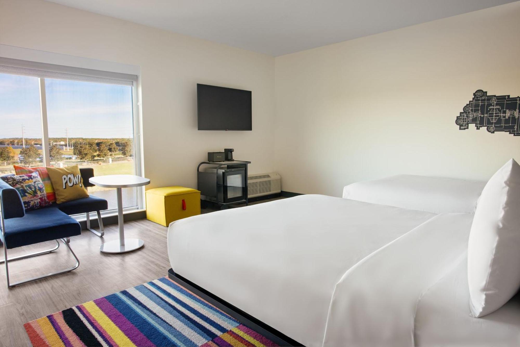 Aloft Queen Room with Two Queen Beds