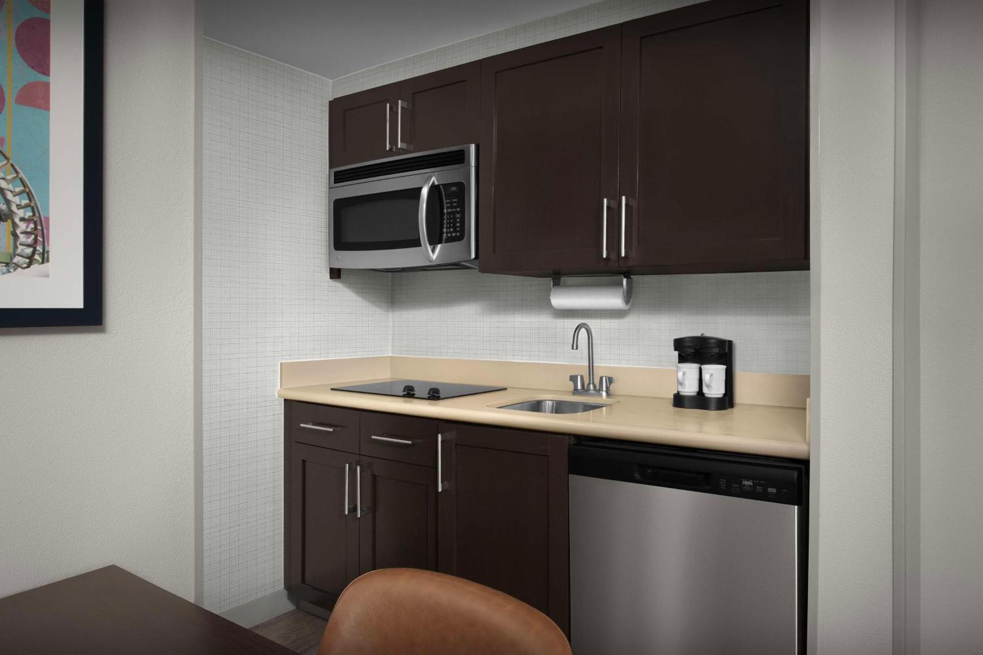 One-Bedroom King Suite - Non-Smoking