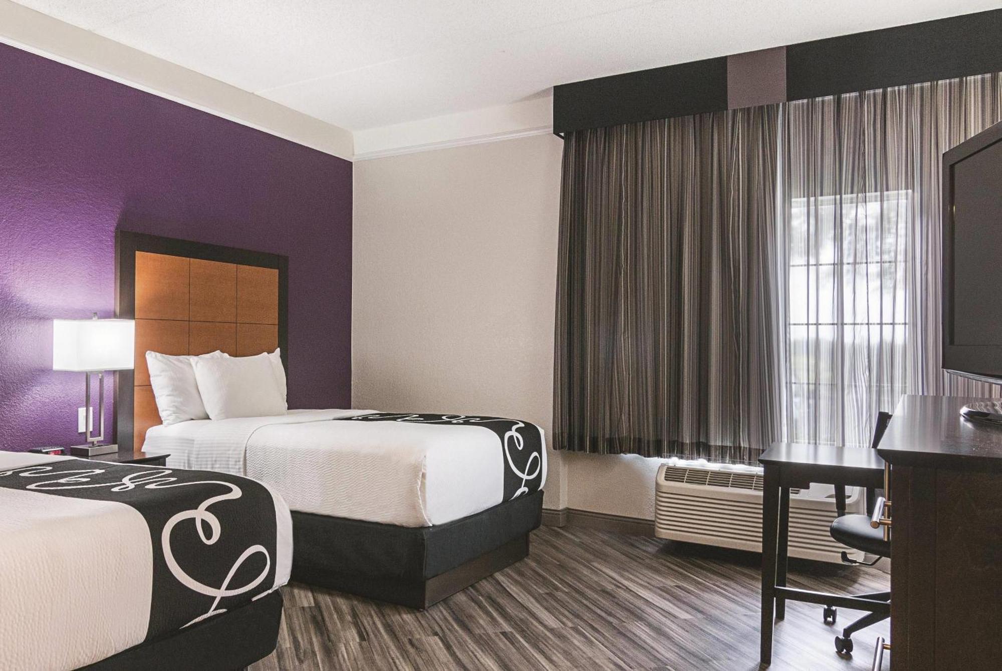 Deluxe Double Room Two Double Beds Non-Smoking