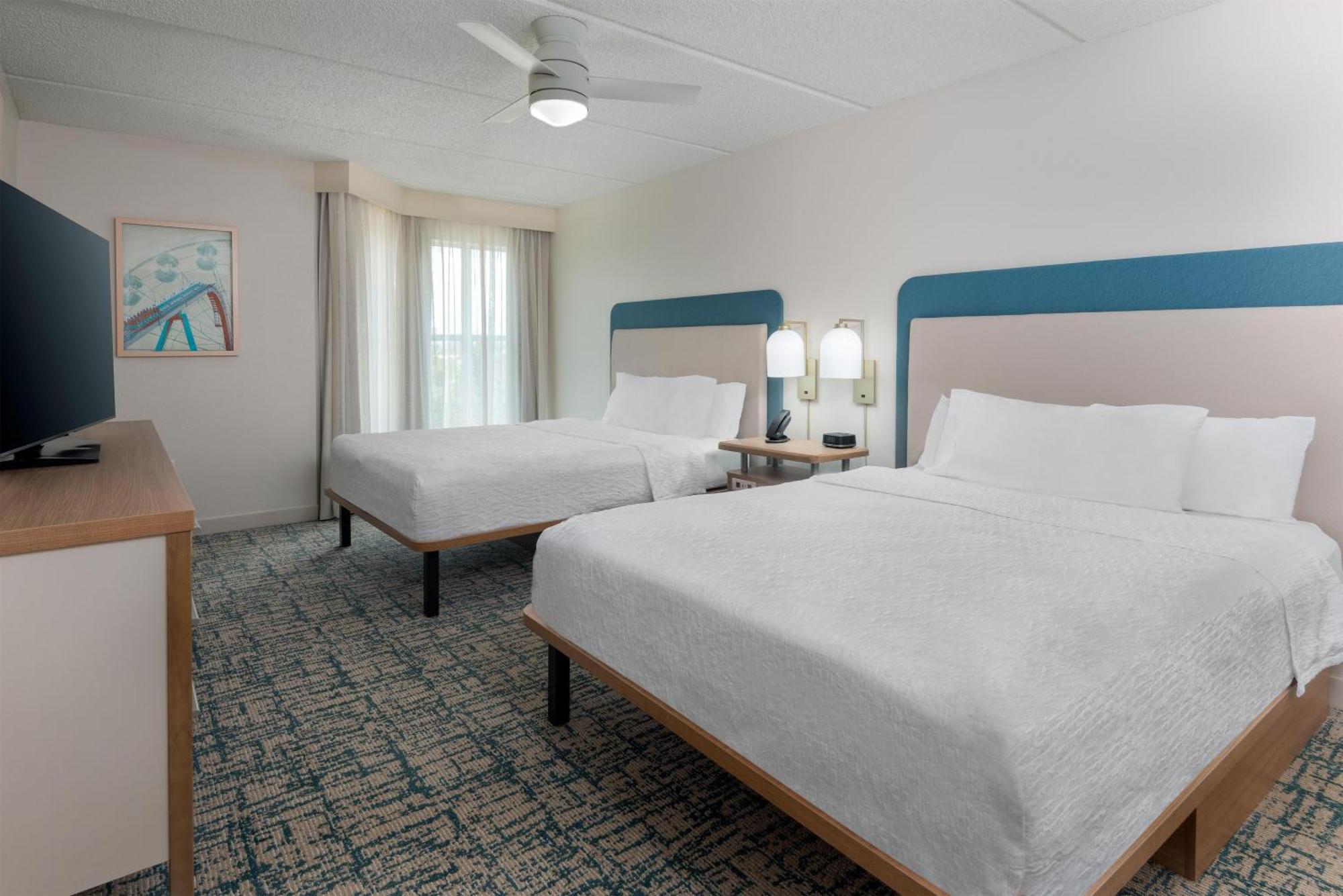 One-Bedroom Queen Suite Two Queen Beds Non-Smoking