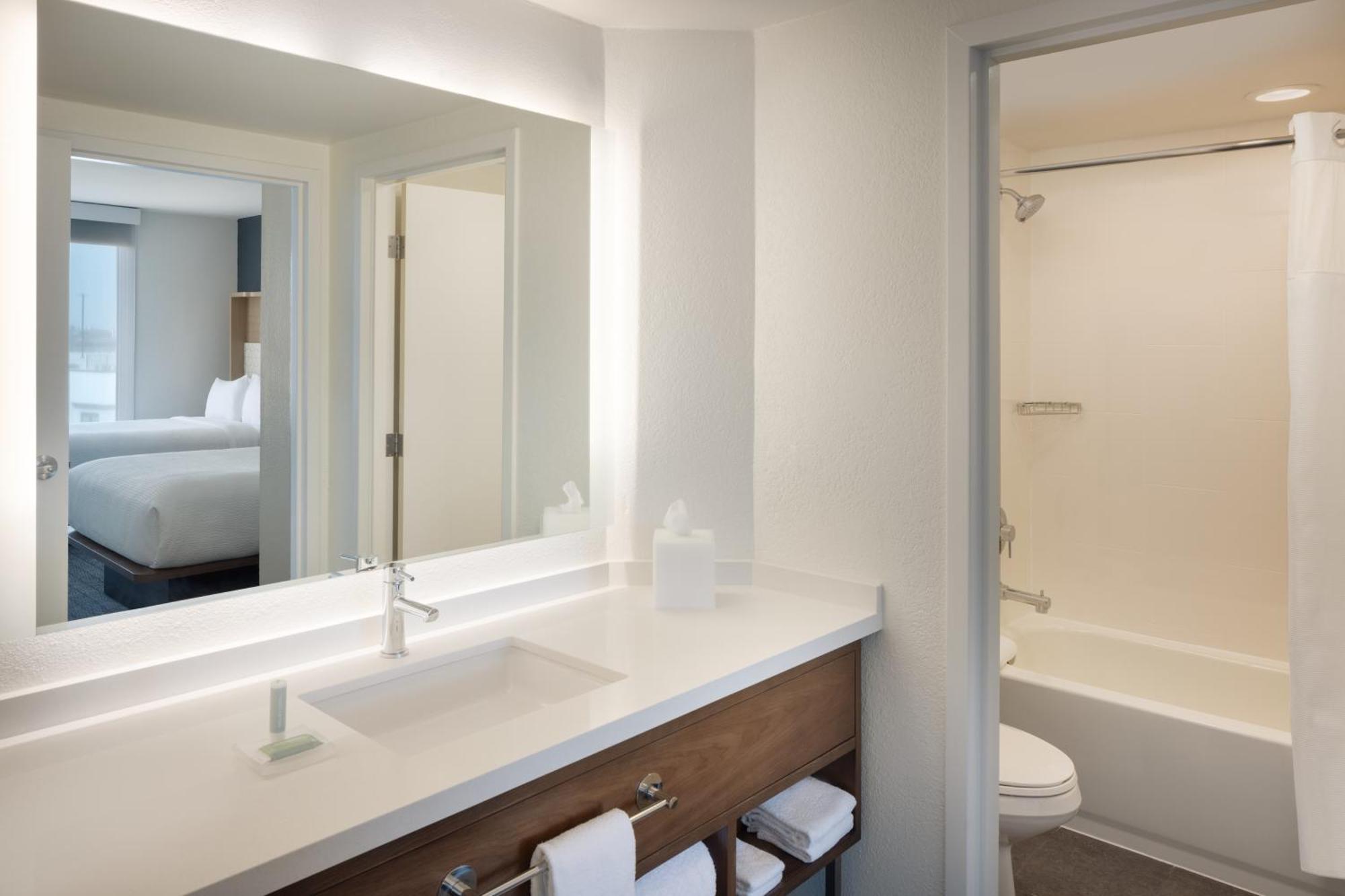 One-Bedroom Double Suite Two Double Beds Sofa Bed Roll Shower Mobility Hearing Accessible