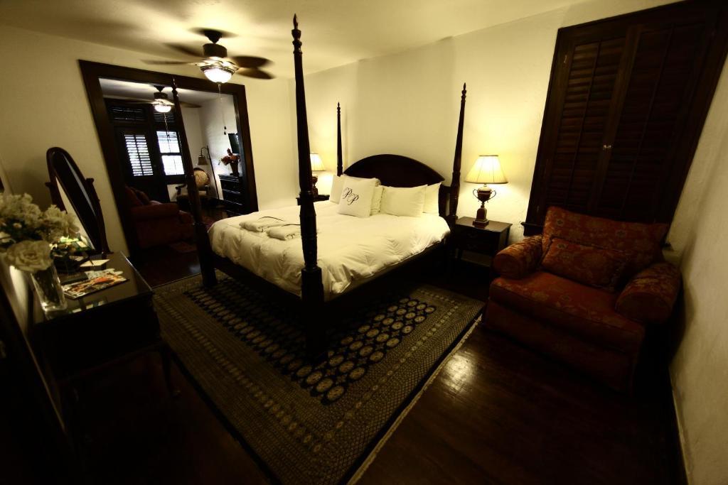 King Honeymoon Suite,118594723:JPEG