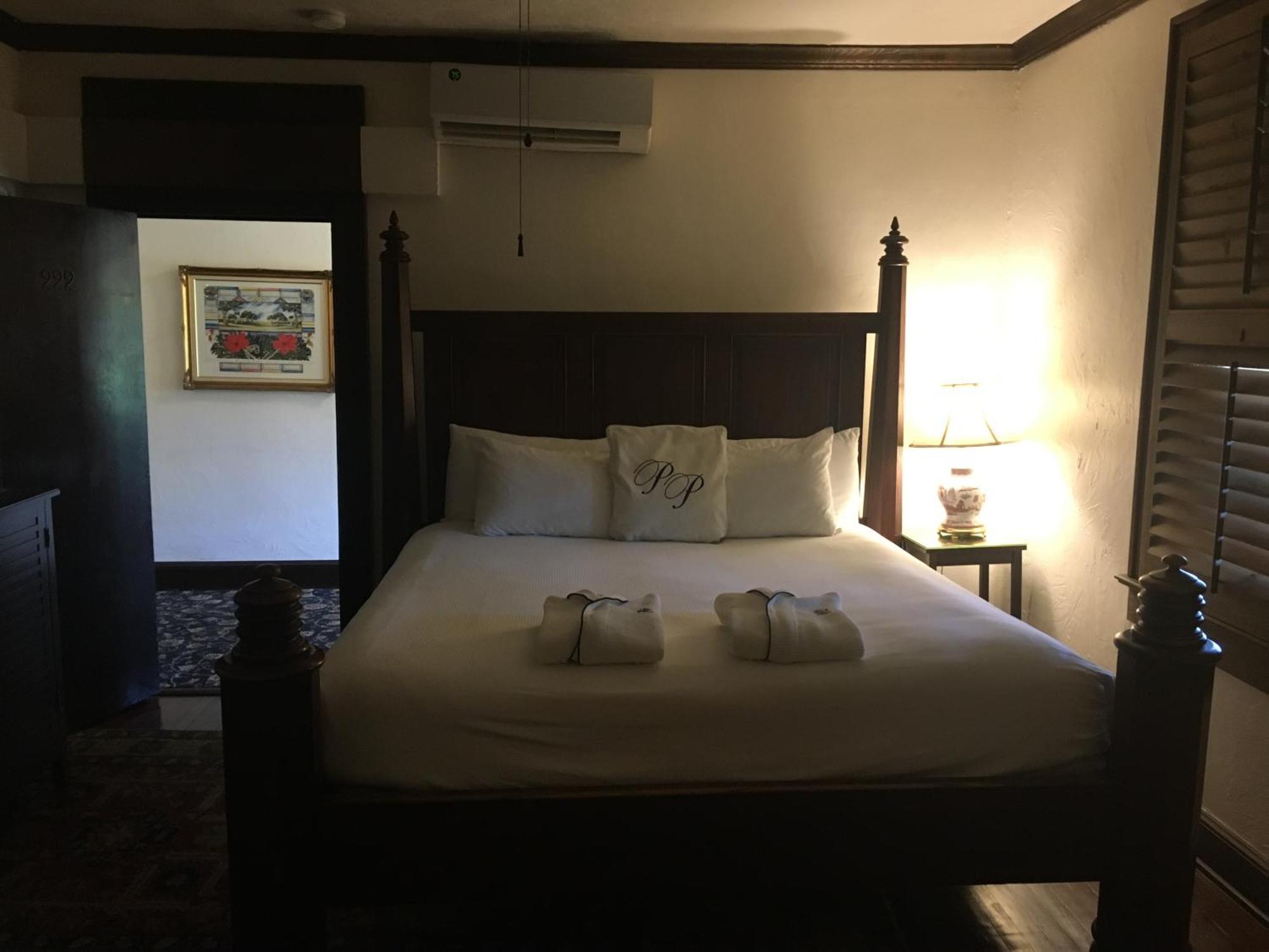 King Room Balcony Street view