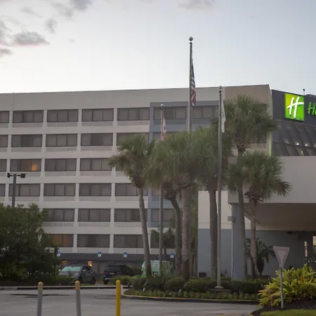 Hampton Inn Orlando-International Airport-3