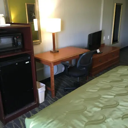 Quality Inn & Suites Winter Park Village Area-3