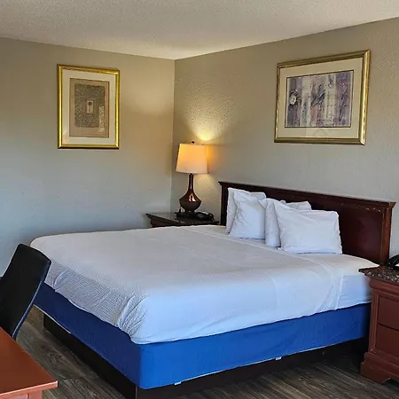 Days Inn By Wyndham Orlando Downtown-3